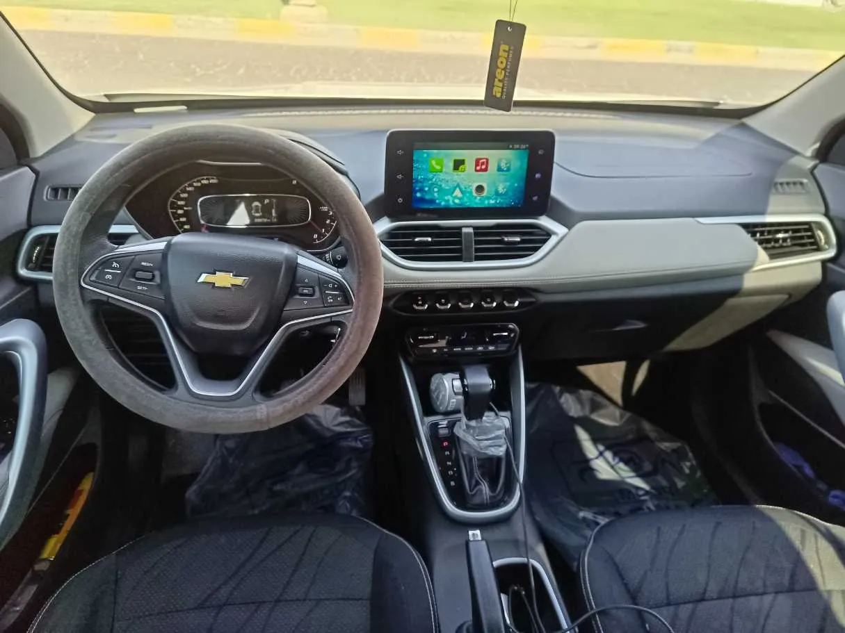 Car image 19
