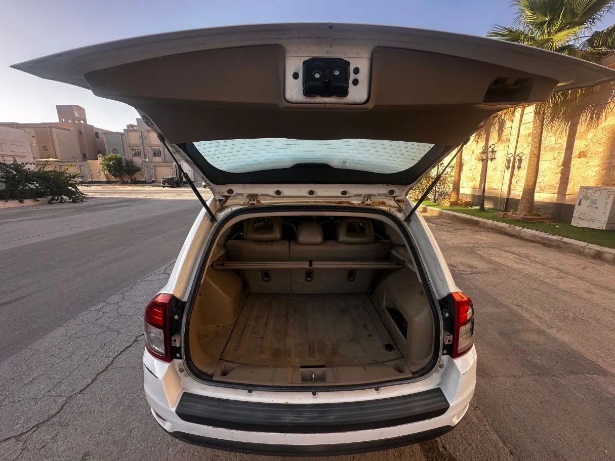 Car image 22