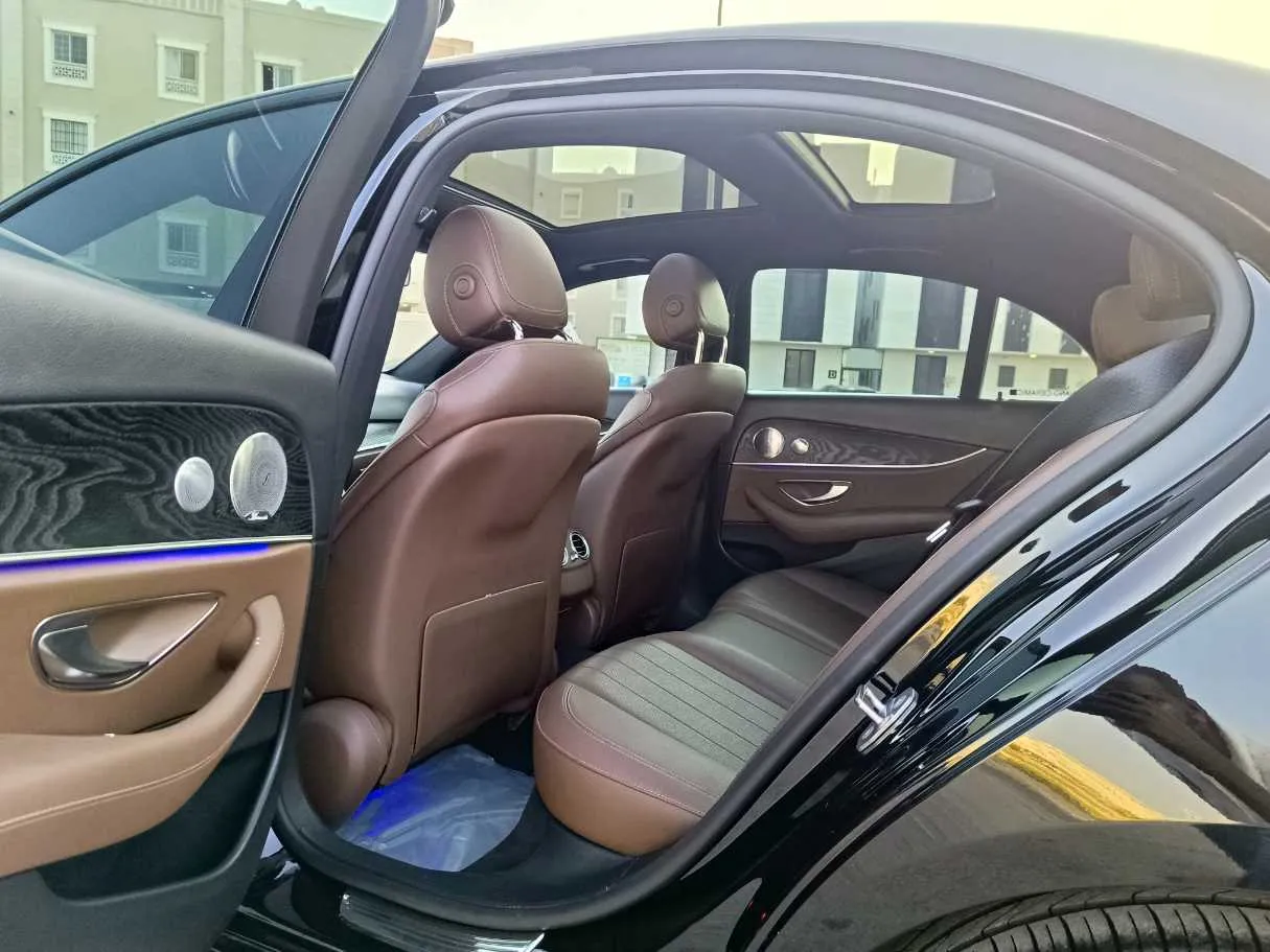 Car image 38