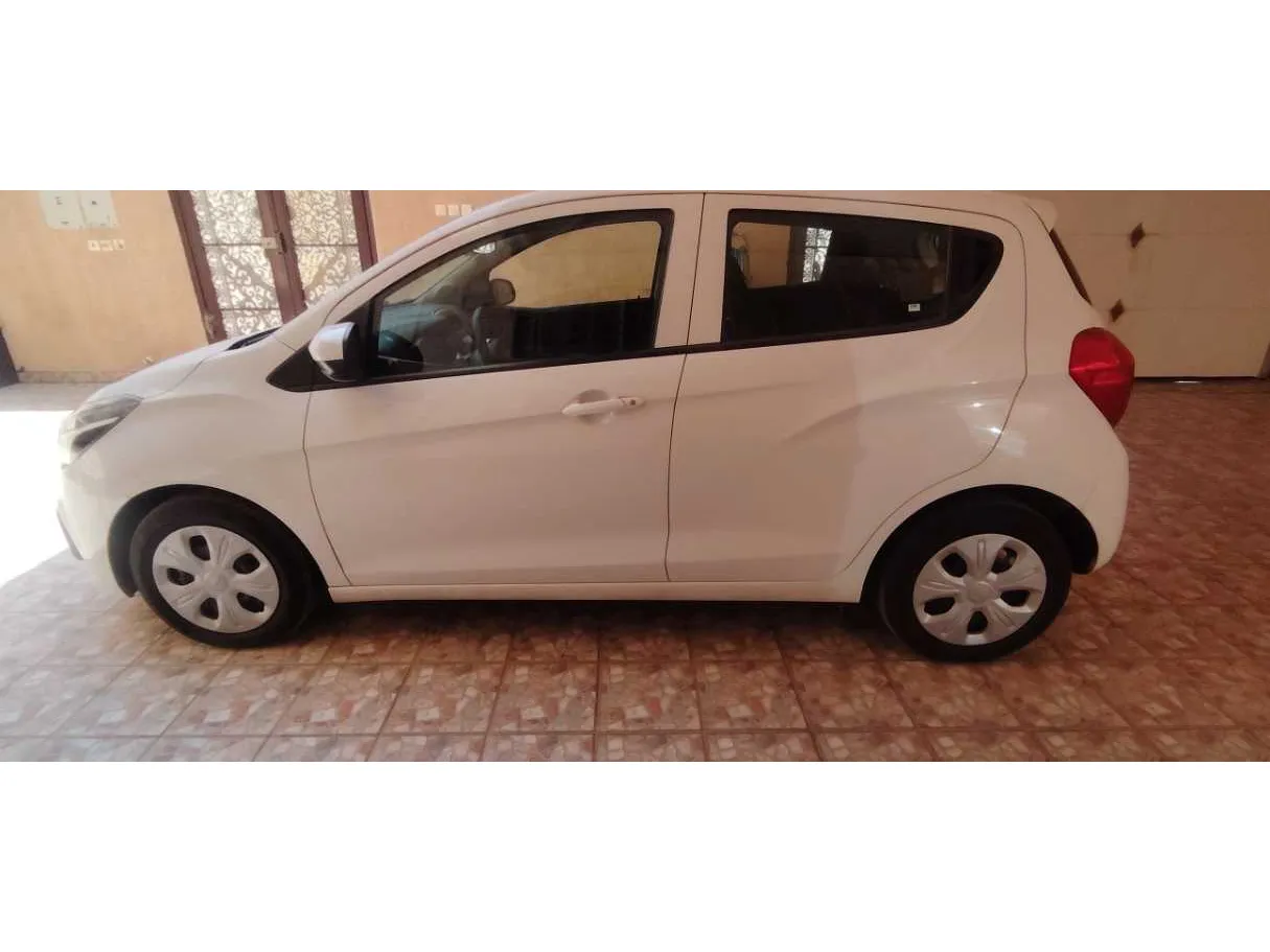 Car image 8