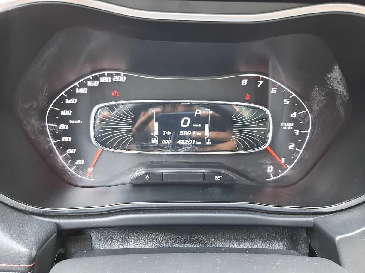 Car image 18