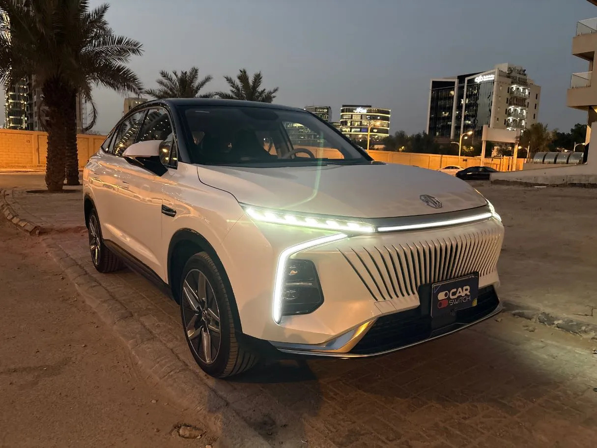 Car image 3