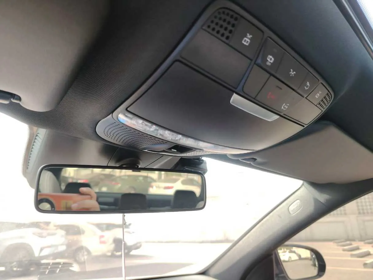 Car image 38