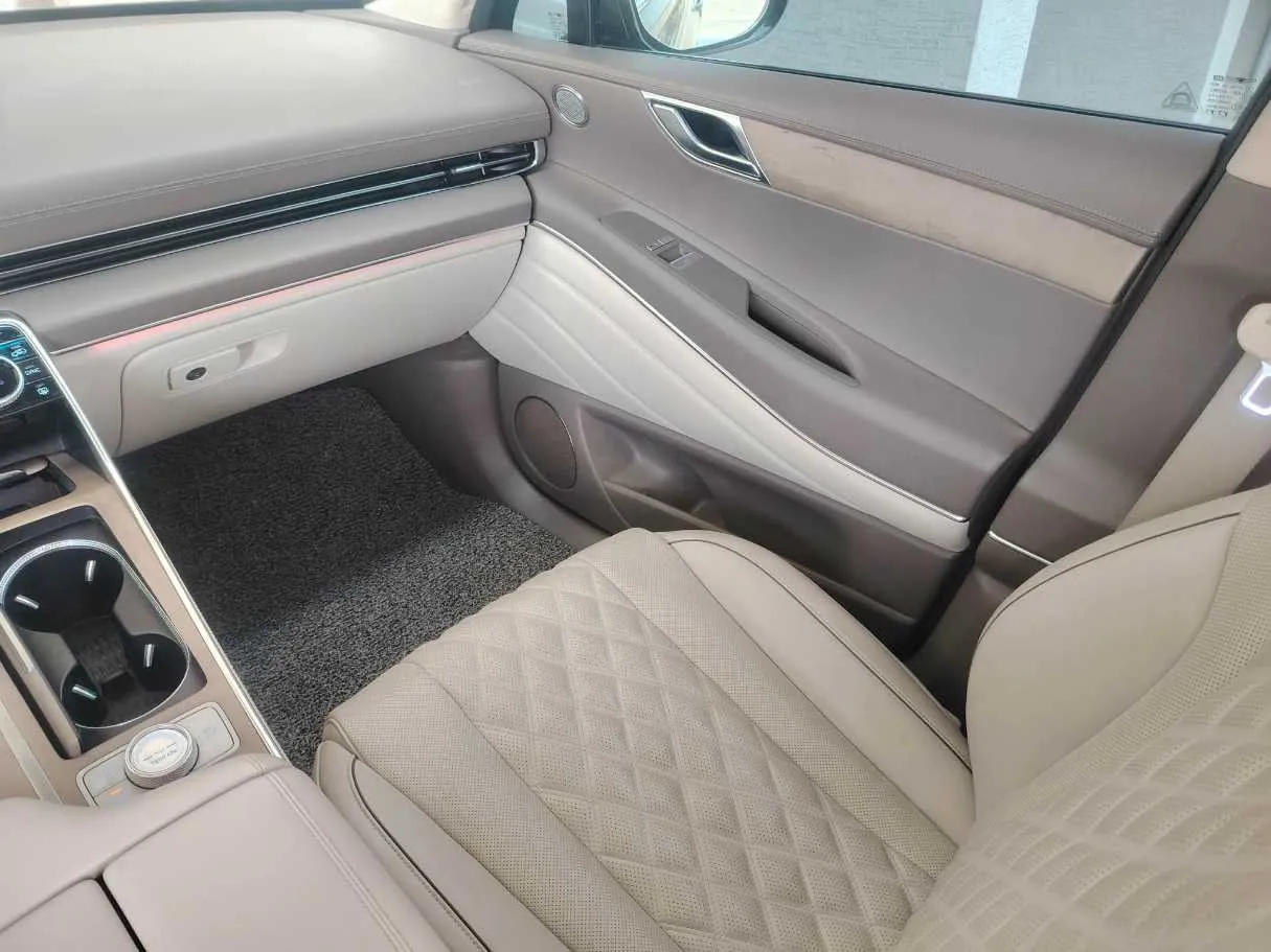 Car image 39