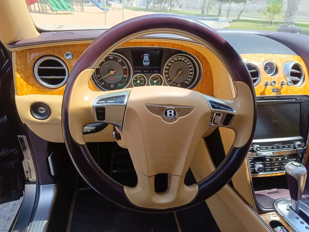 Car image 26