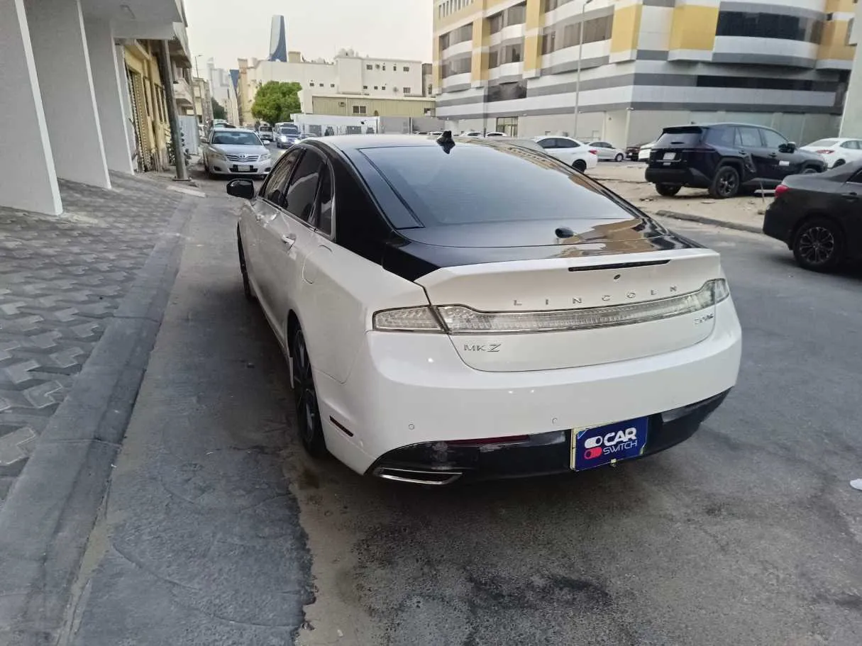 Car image 7