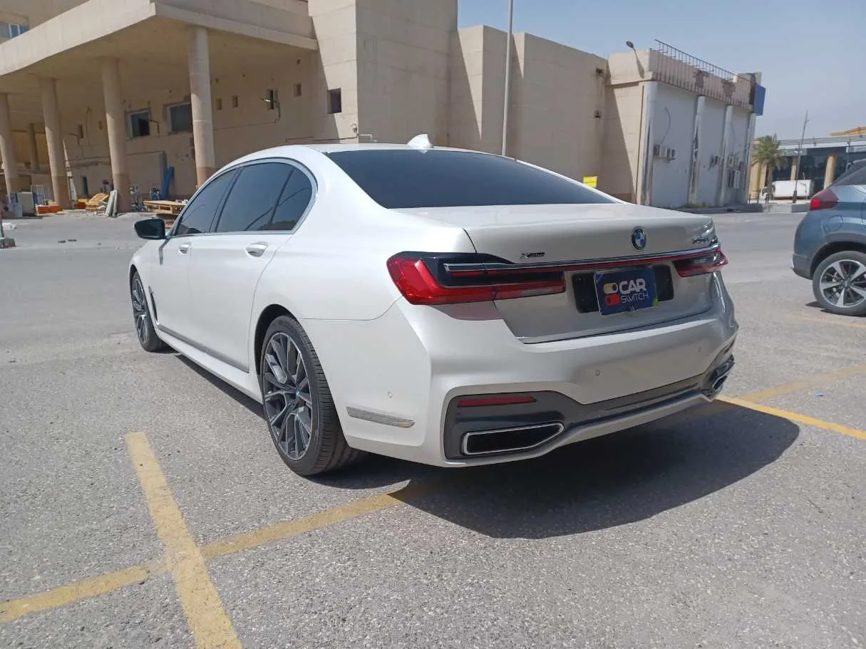 Car image 7