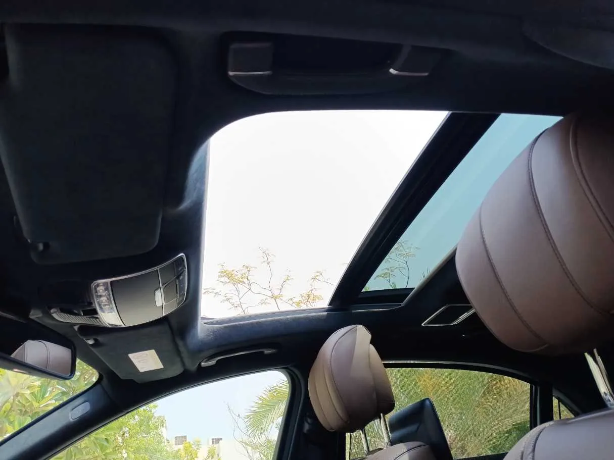 Car image 27