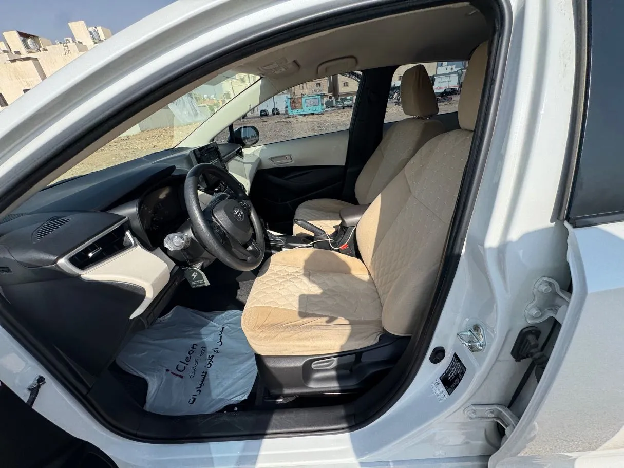 Car image 11