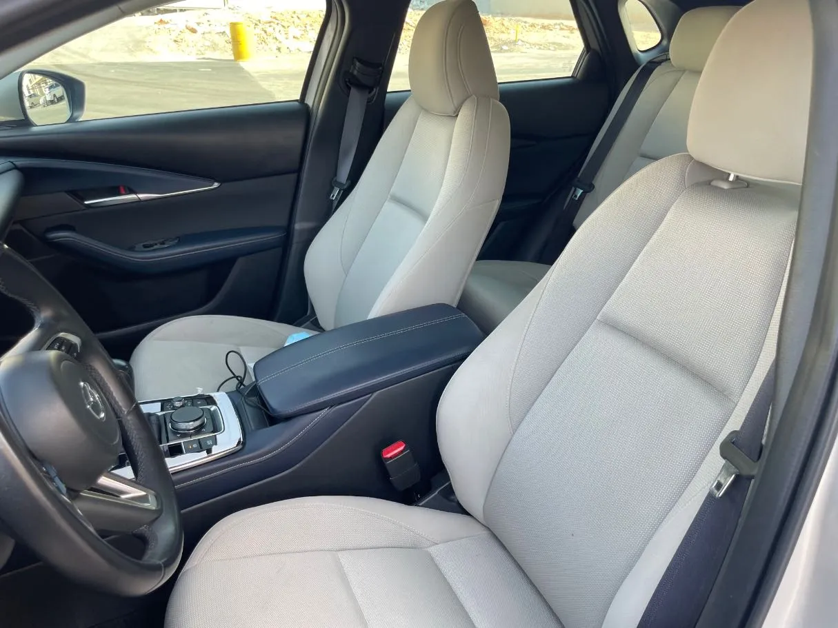 Car image 13