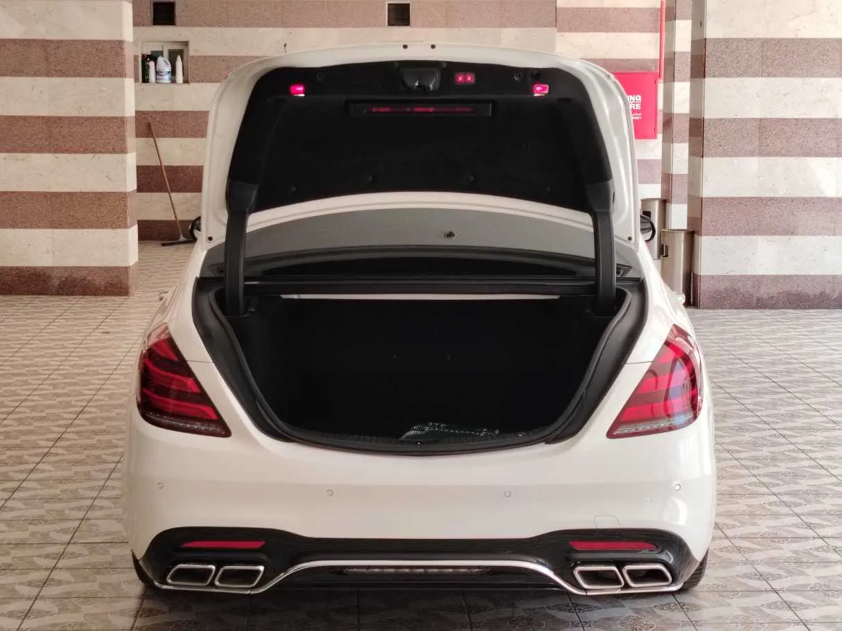 Car image 27