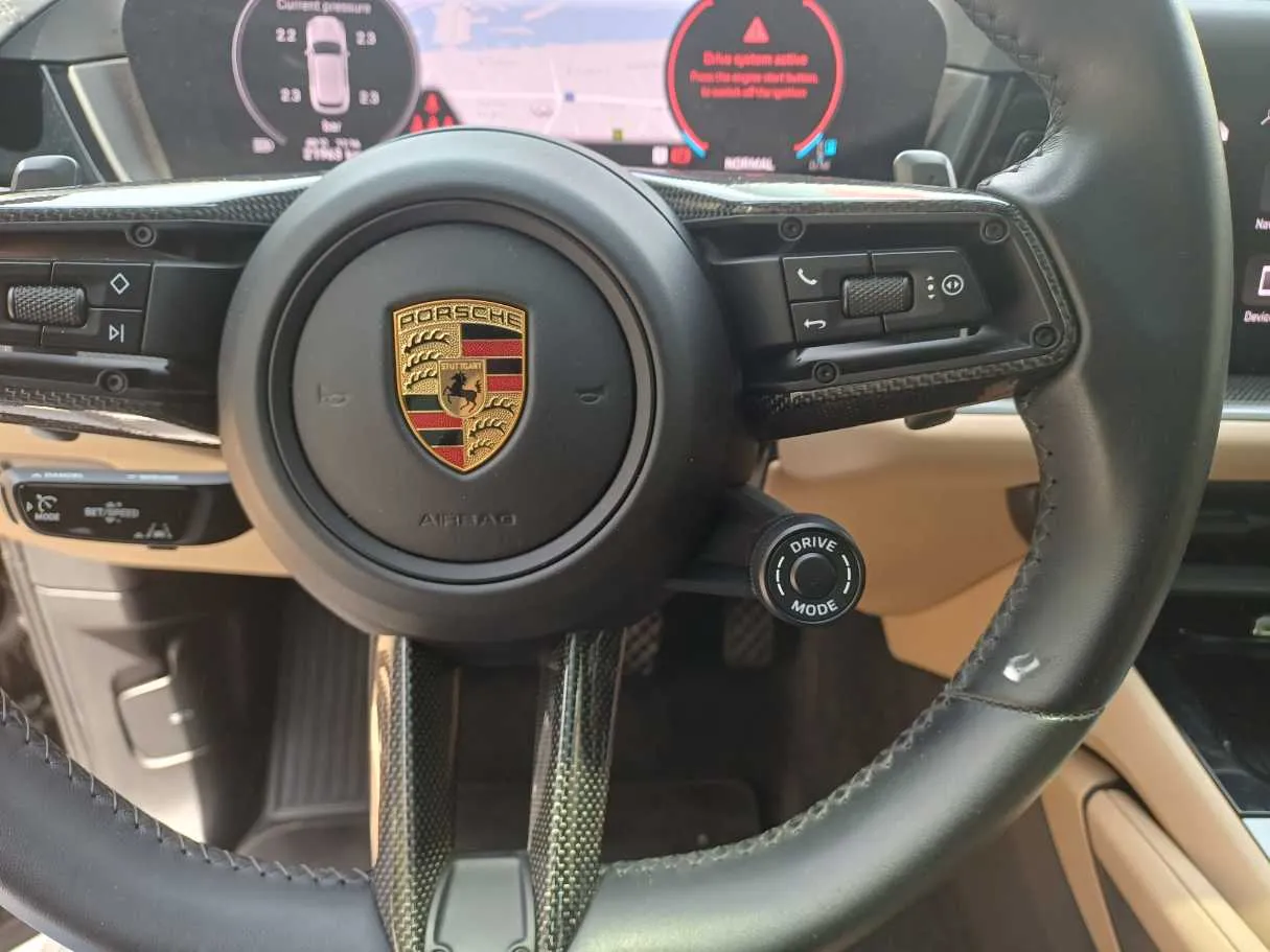 Car image 23