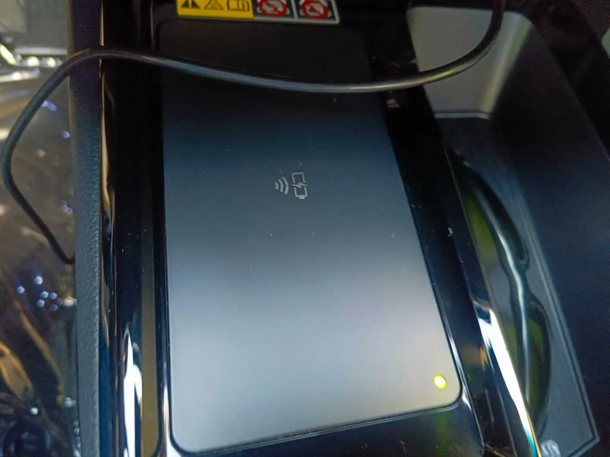 Car image 28