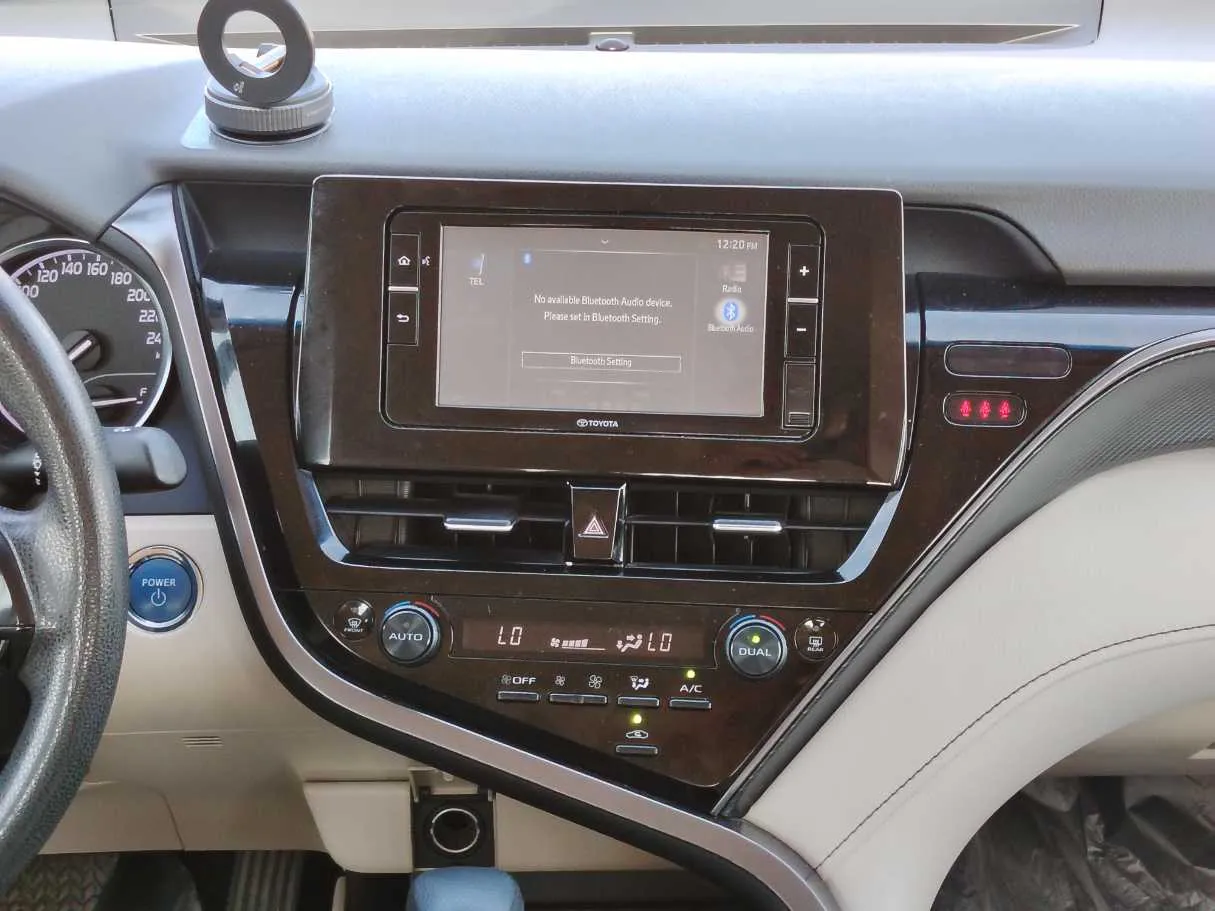 Car image 19