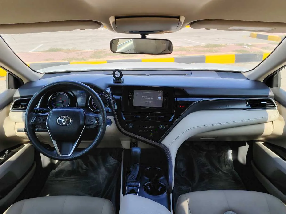 Car image 17