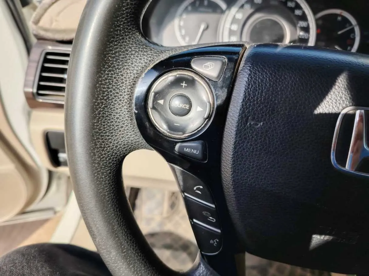 Car image 28