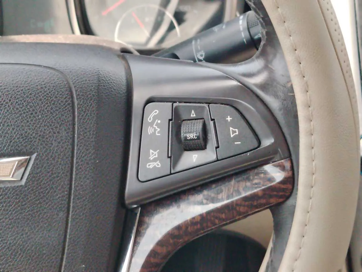 Car image 25