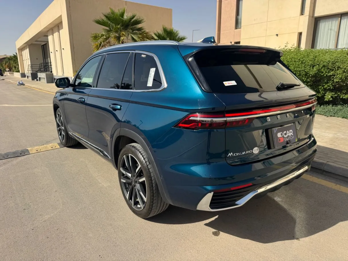 Car image 7