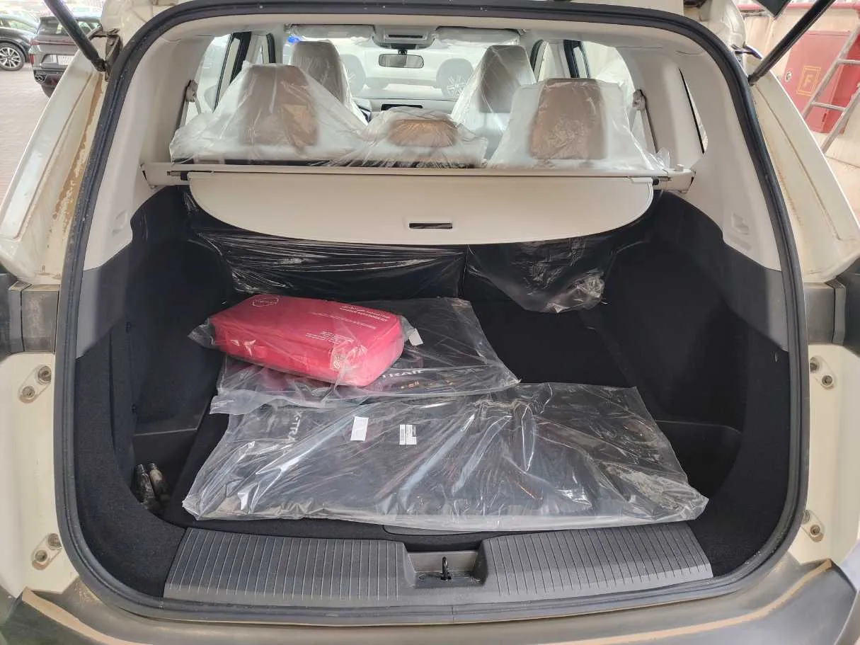 Car image 28
