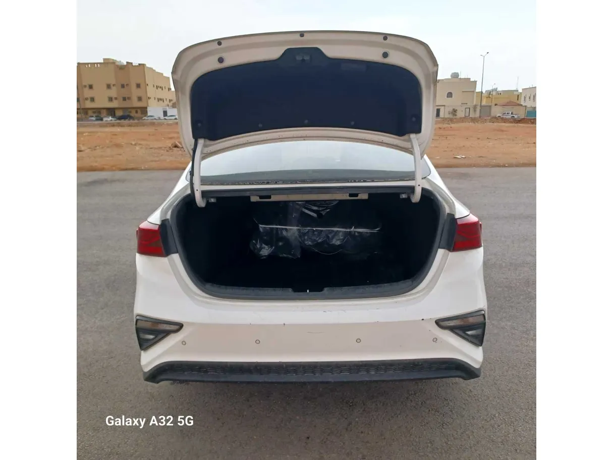 Car image 24
