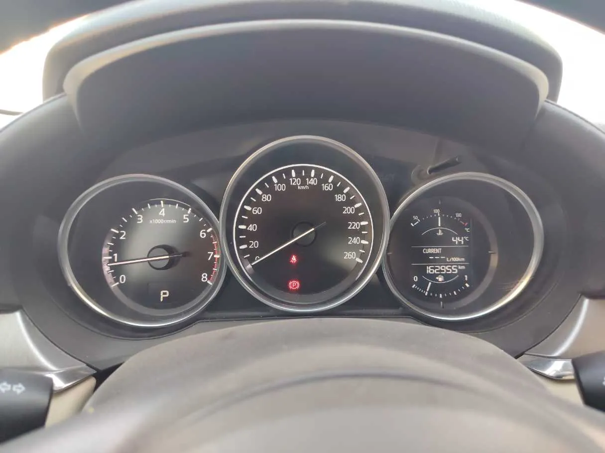 Car image 23
