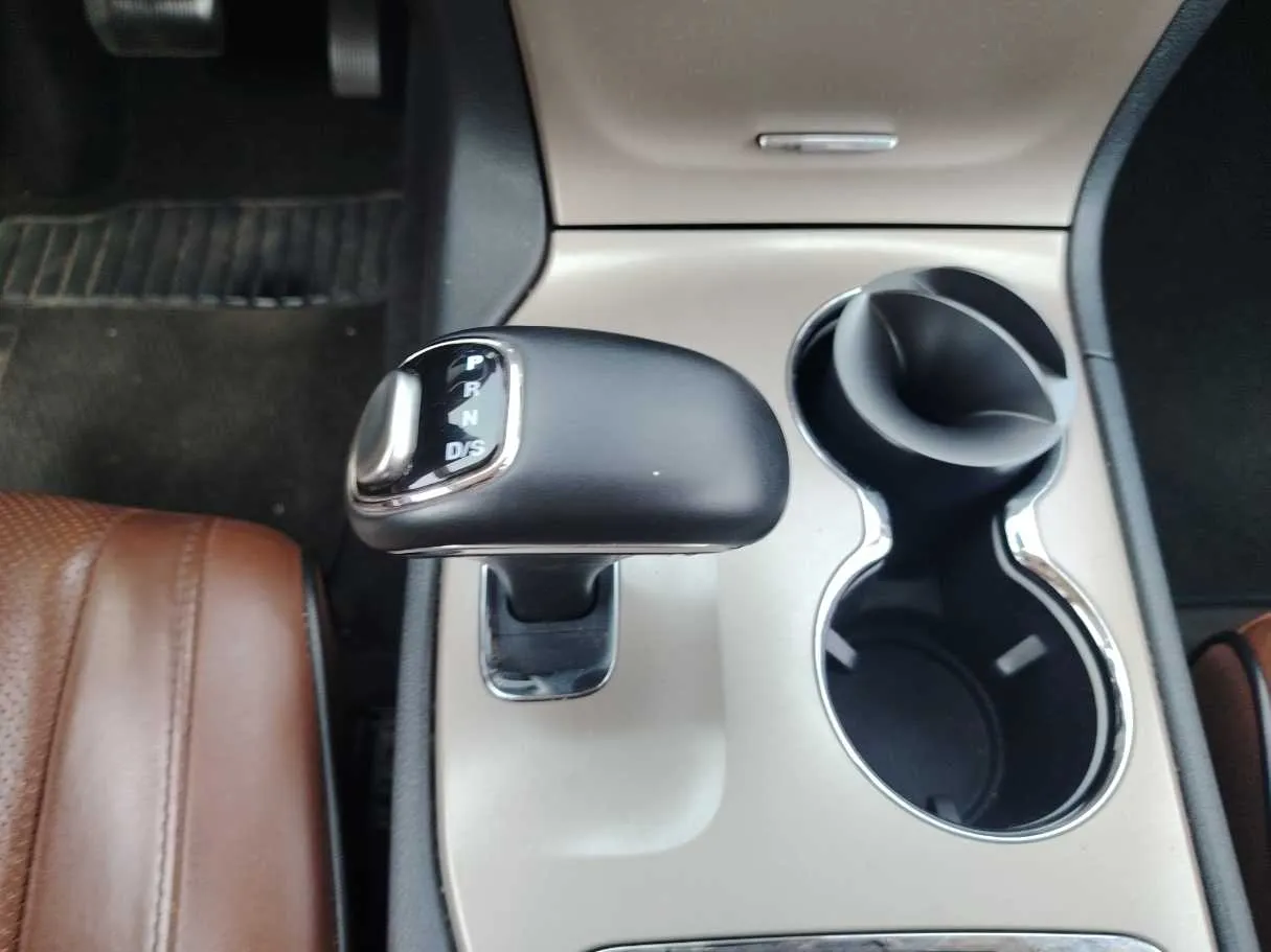 Car image 21