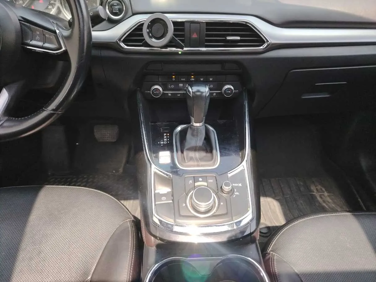 Car image 23