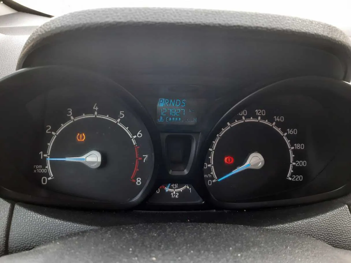 Car image 18
