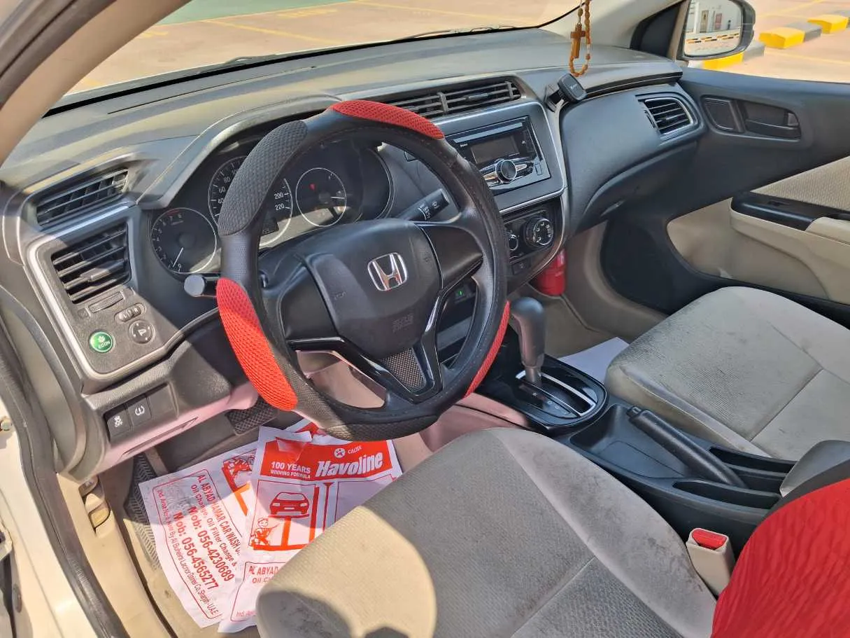 Car image 11