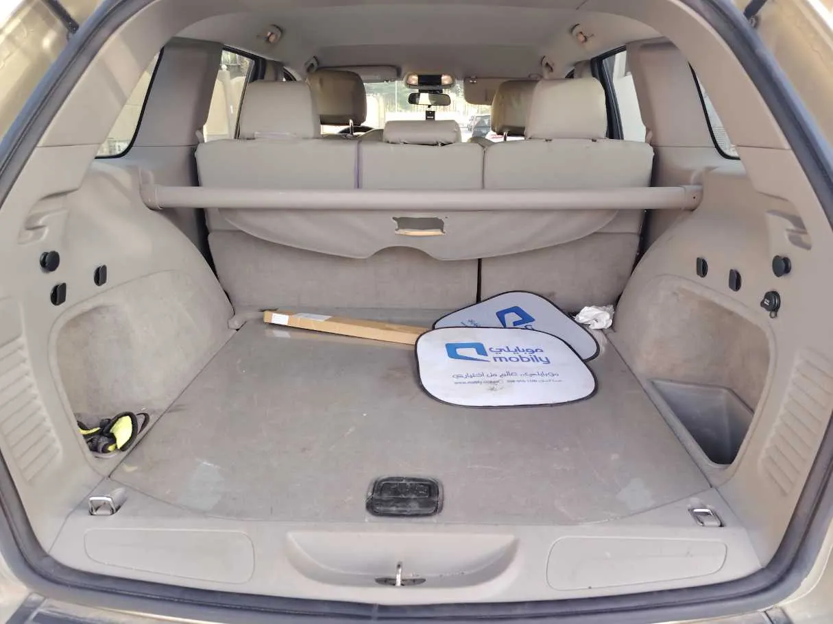 Car image 25