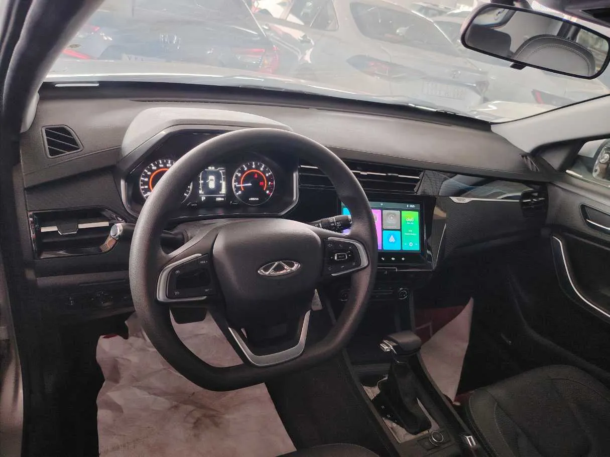 Car image 13