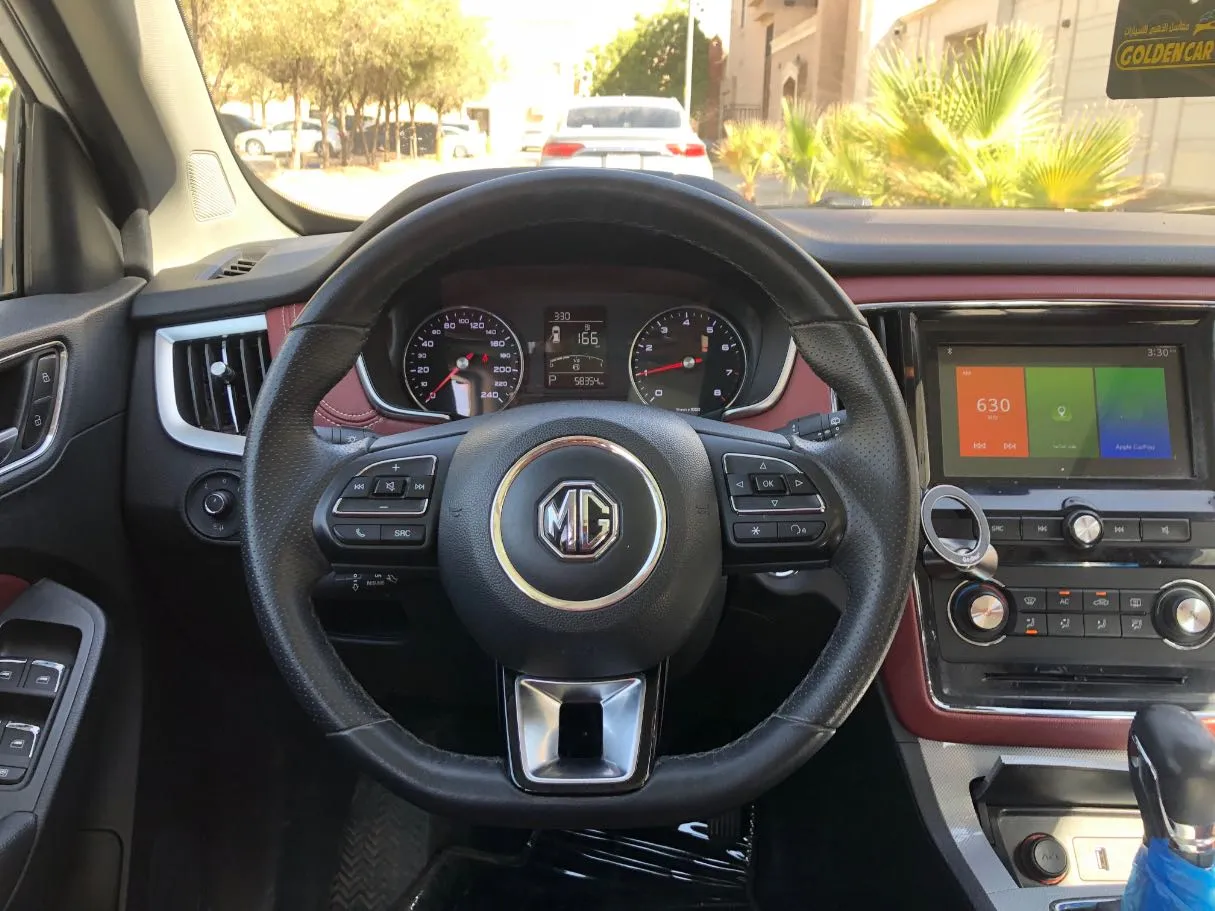 Car image 19