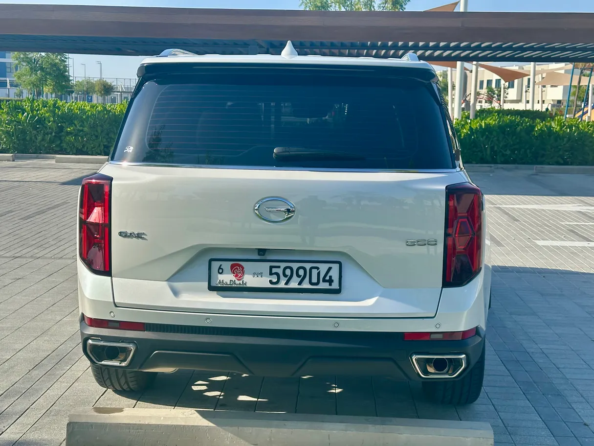 Car image 3