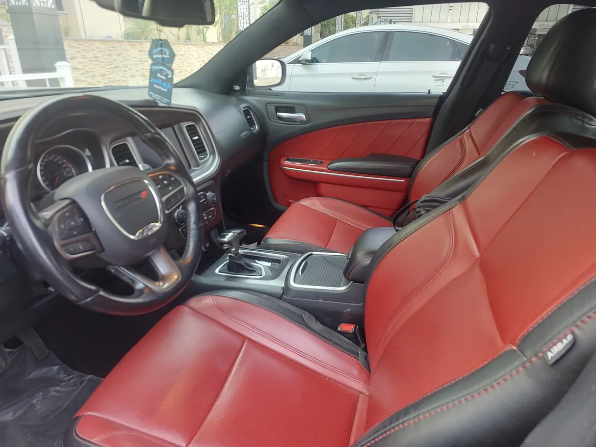 Car image 5