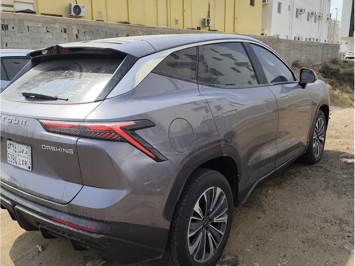 Car image 3