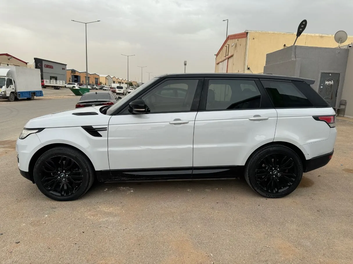 Car image 8