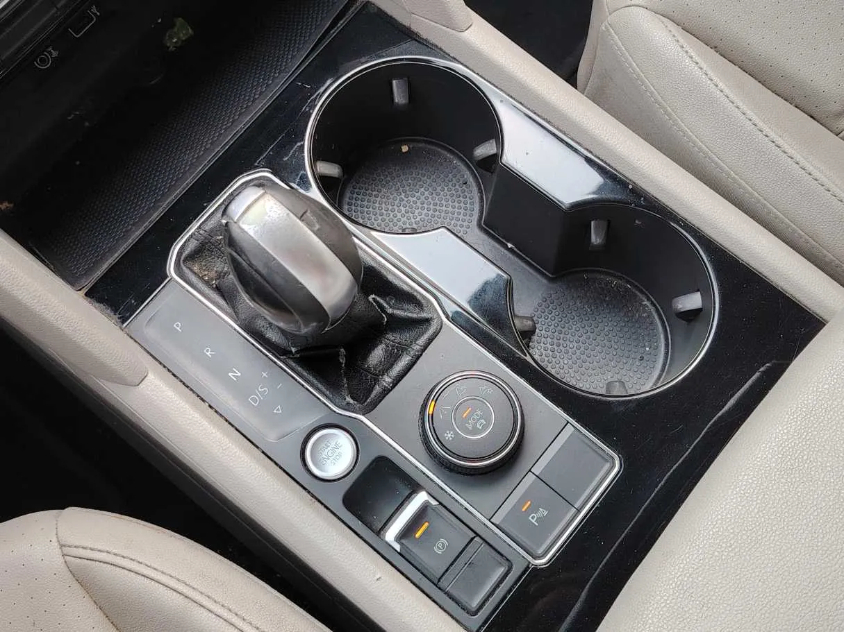 Car image 23
