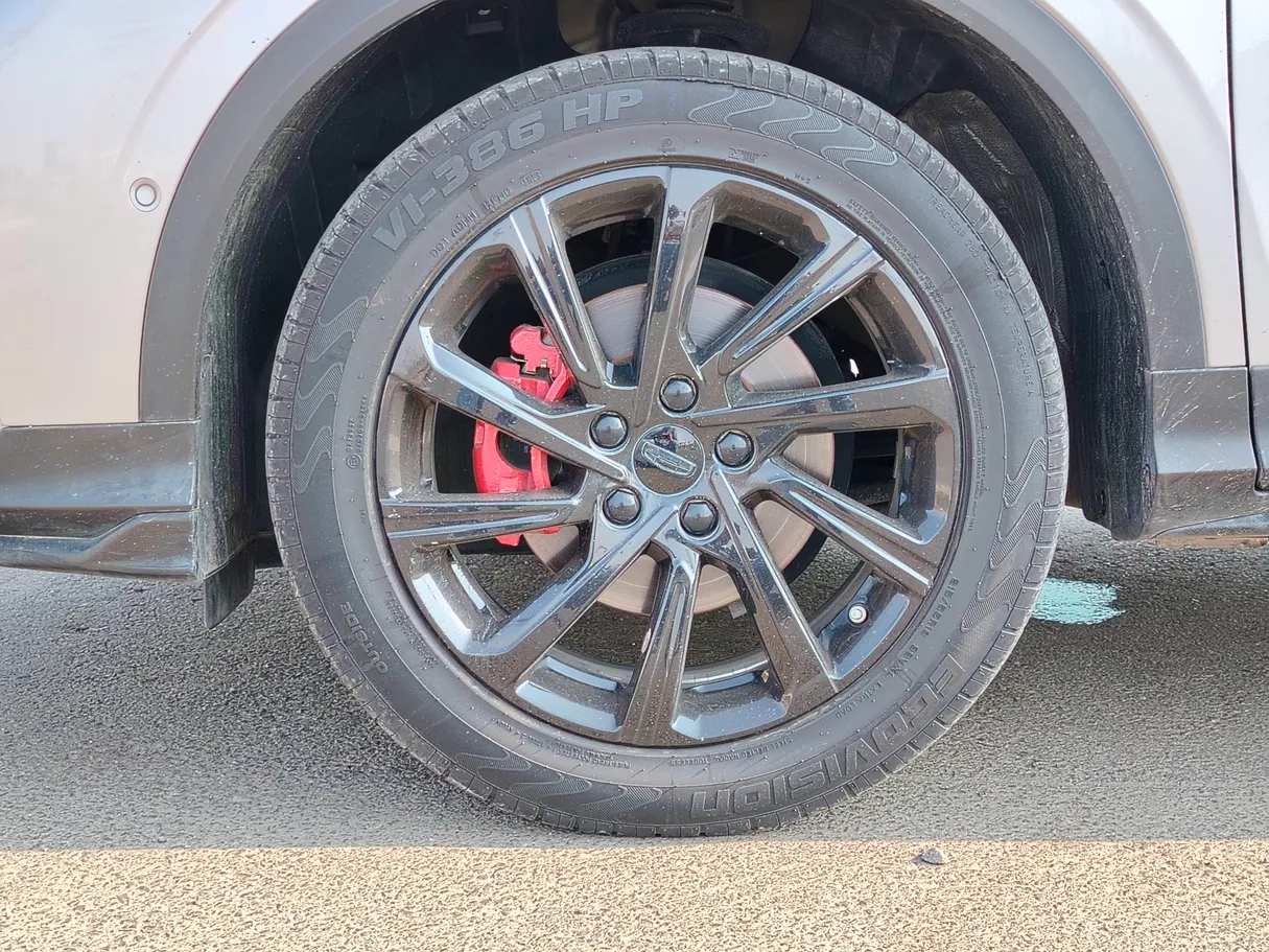 Car image 10