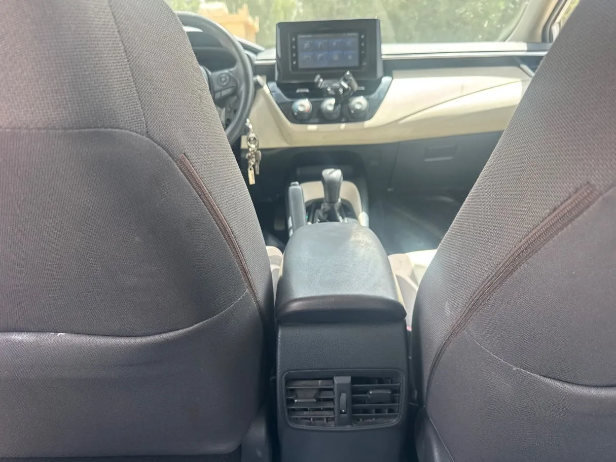 Car image 15