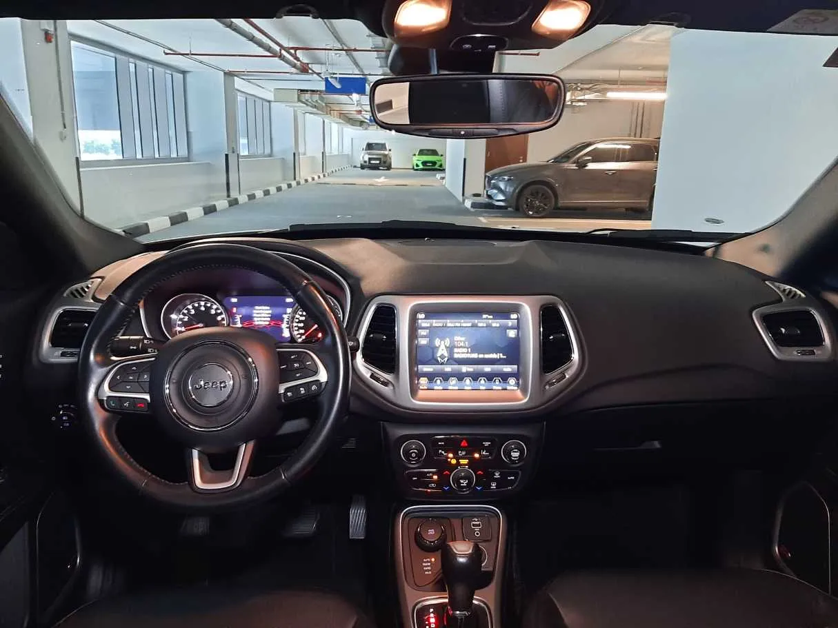 Car image 15