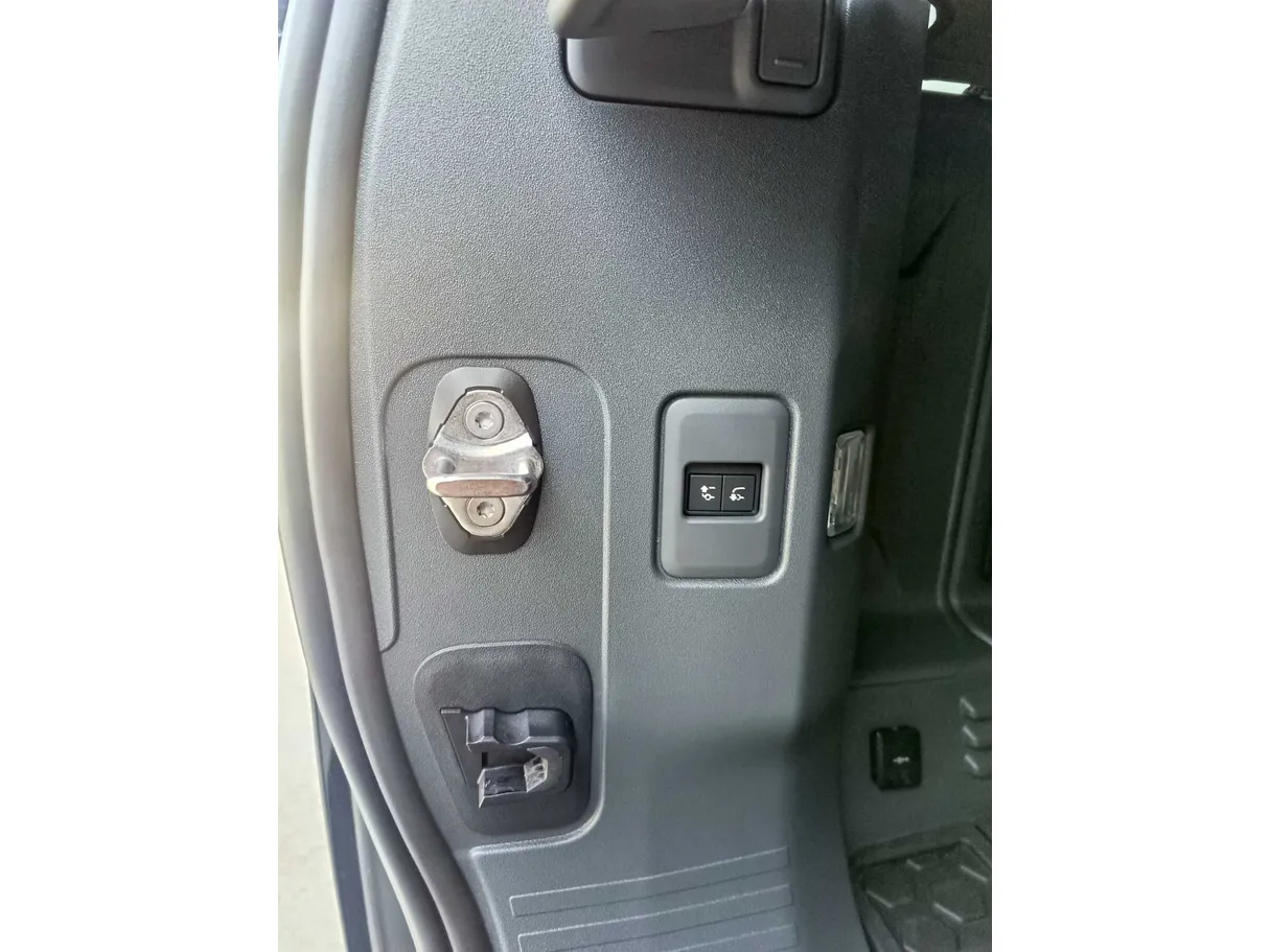 Car image 38