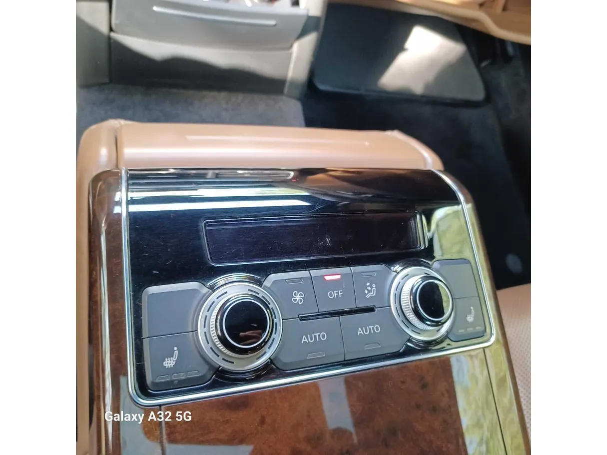 Car image 27