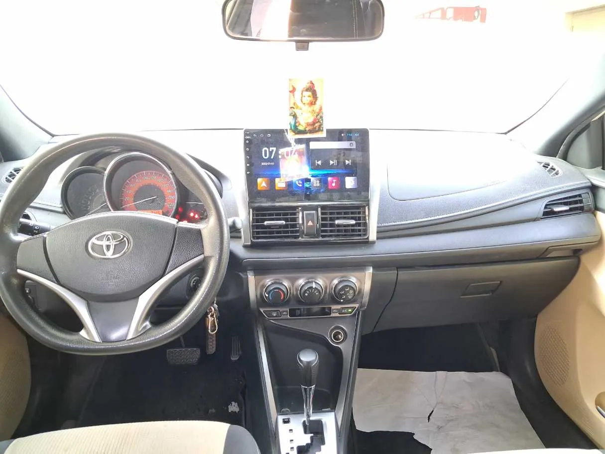 Car image 16