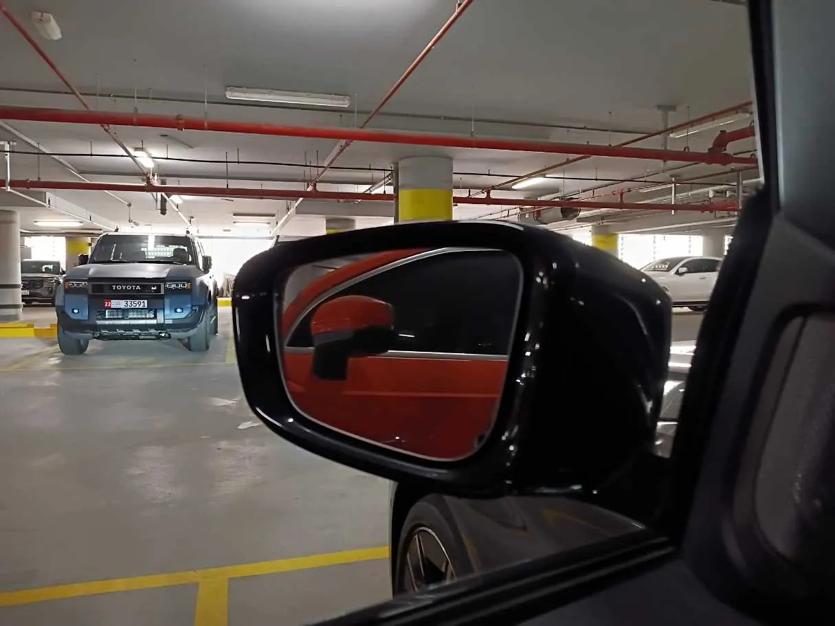 Car image 19