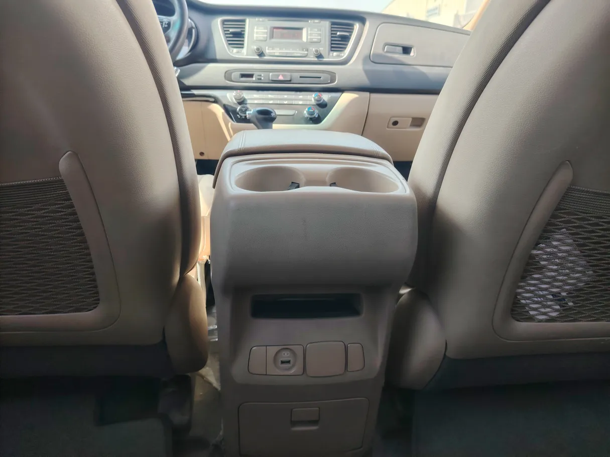 Car image 25