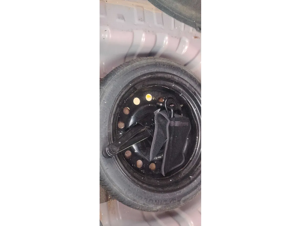 Car image 24