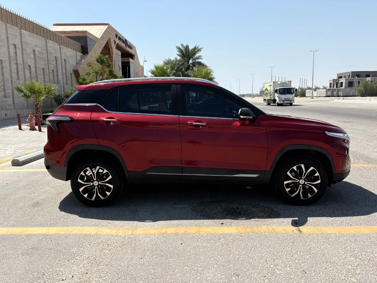 Car image 4