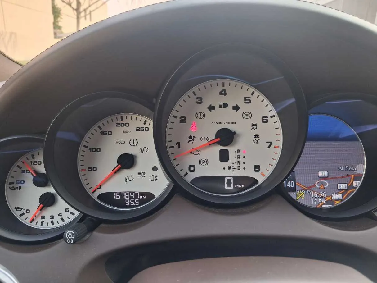 Car image 20