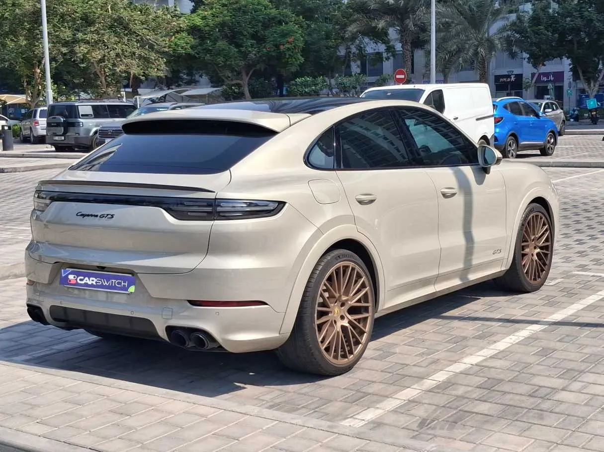 Car image 5