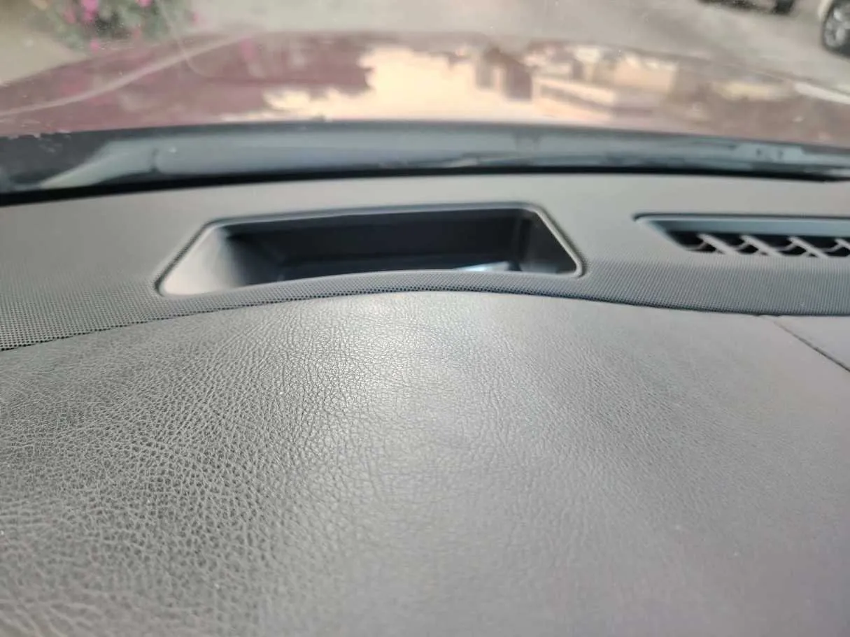Car image 44